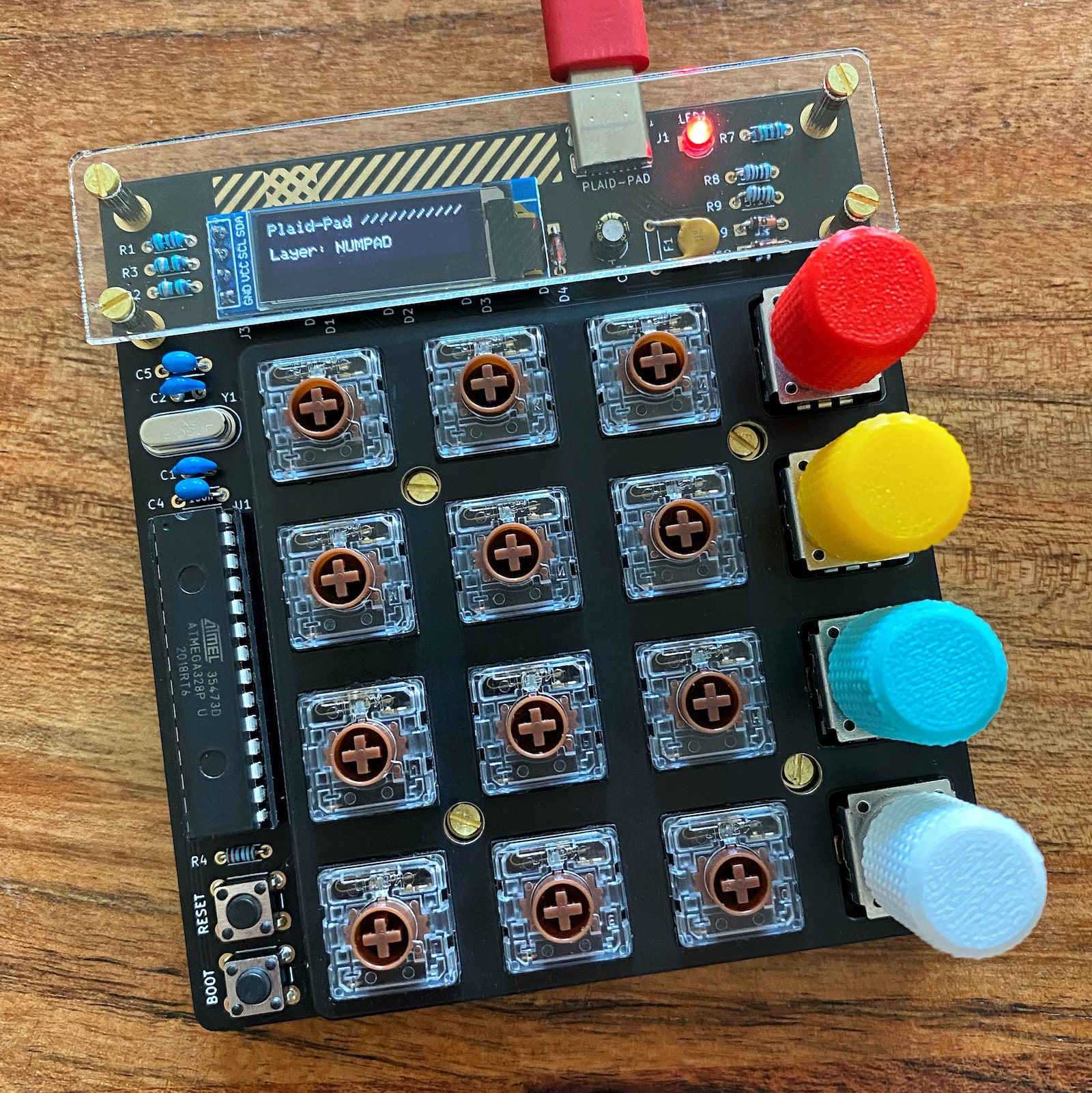 Plaid-Pad Rev3 with Oled